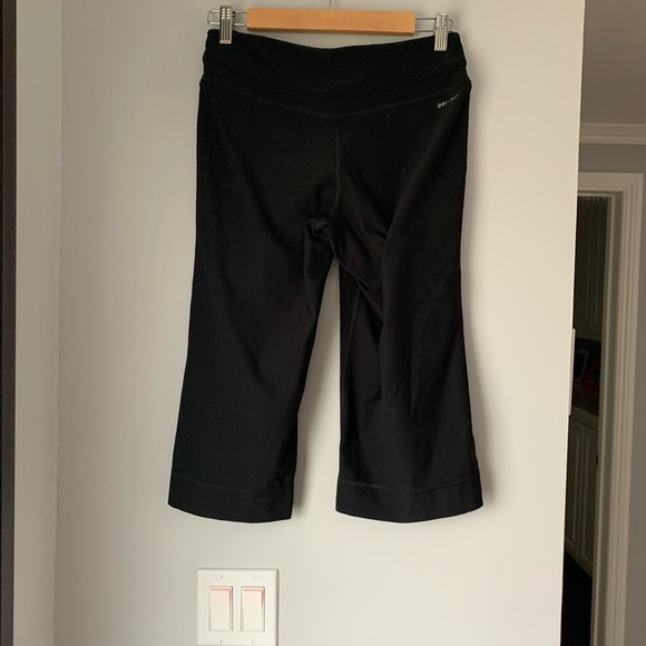 NIKE Dri-Fit Capris - Picture 3 of 3